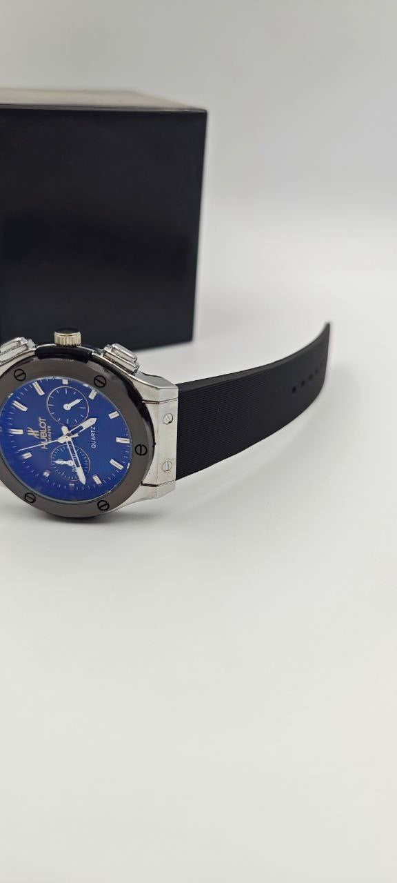 HUBLOT PLASTİK KORDON SİYAH SAAT