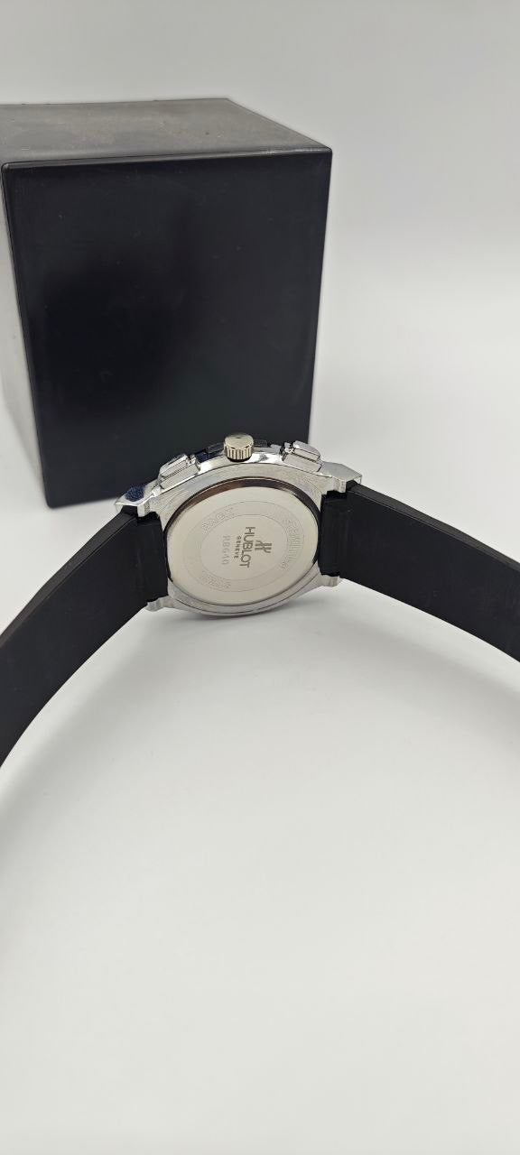 HUBLOT PLASTİK KORDON SİYAH SAAT