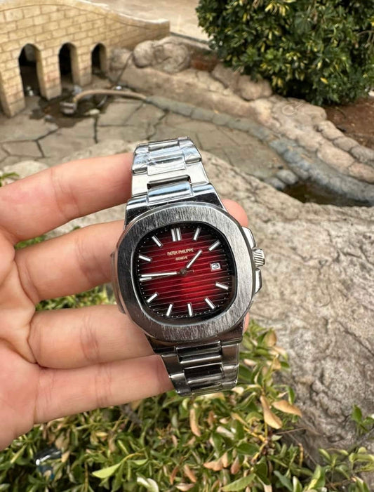 PATEK PHİLİPPE İÇİ KIRMIZI SAAT