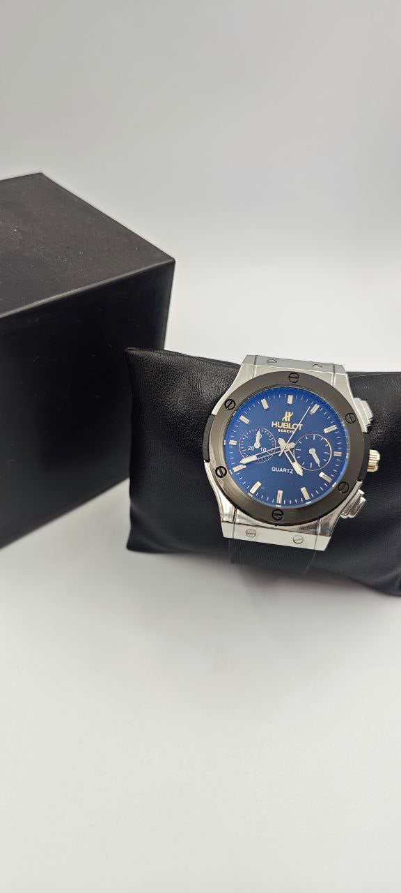 HUBLOT PLASTİK KORDON SİYAH SAAT