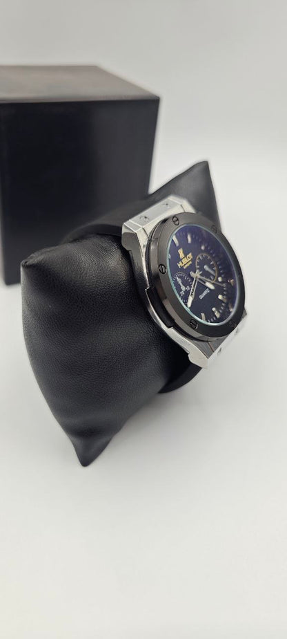 HUBLOT PLASTİK KORDON SİYAH SAAT